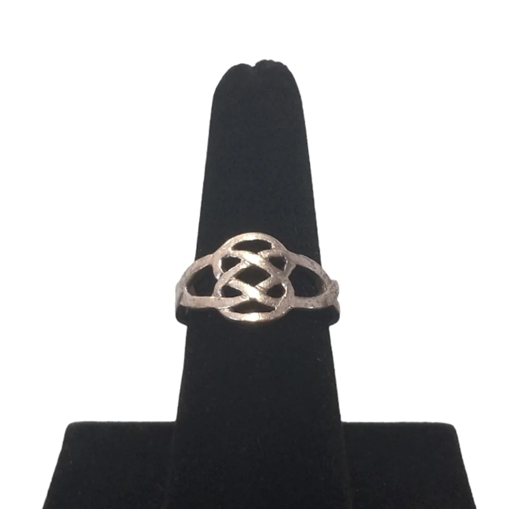 925 ring - Picture 1 of 9